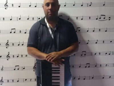 Professor | sopro, cordas, percussão e teclas