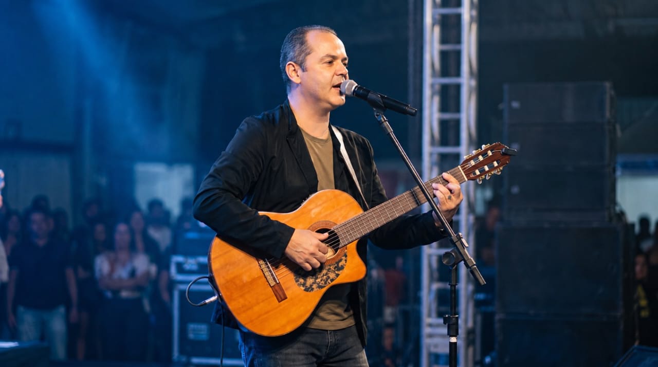 Leandro Aires Acústico — Voz e Violão