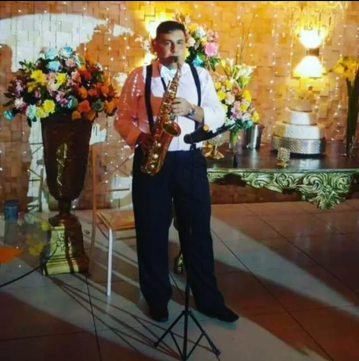Saxofonista Hudson Antunes