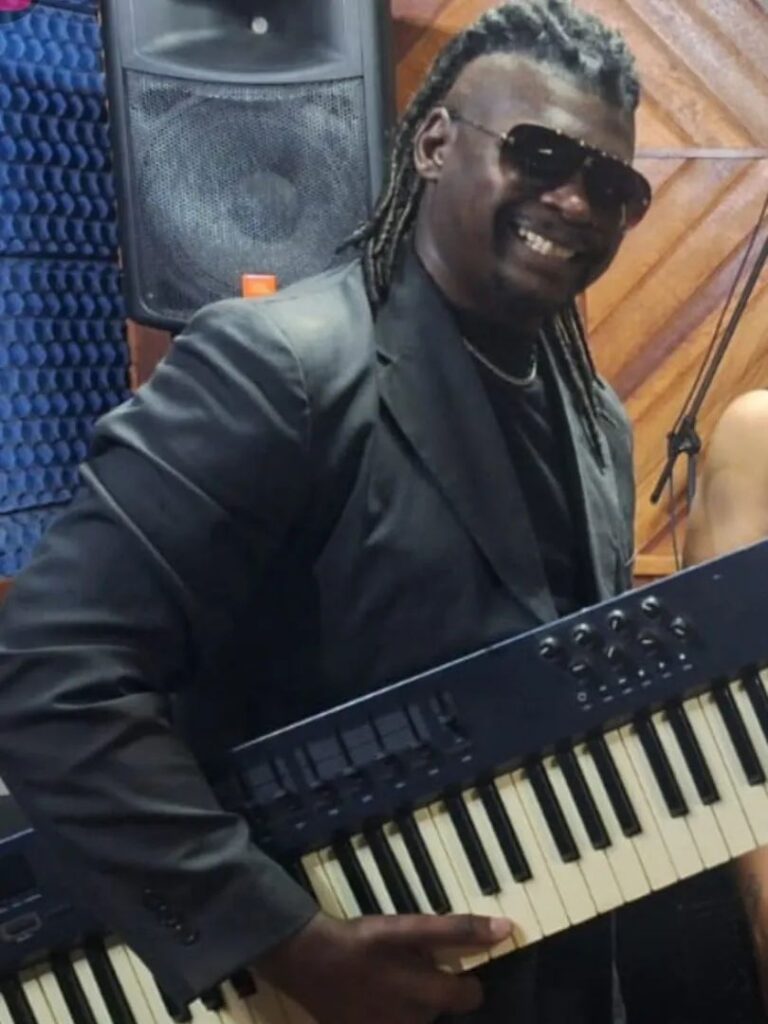 Isaac Jamaica | Baixo e Teclado — Maricá - RJ